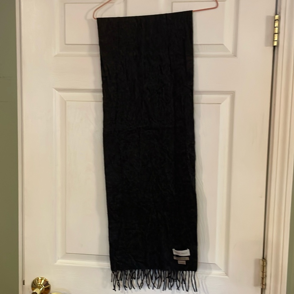 Neiman Marcus gray cashmere scarf